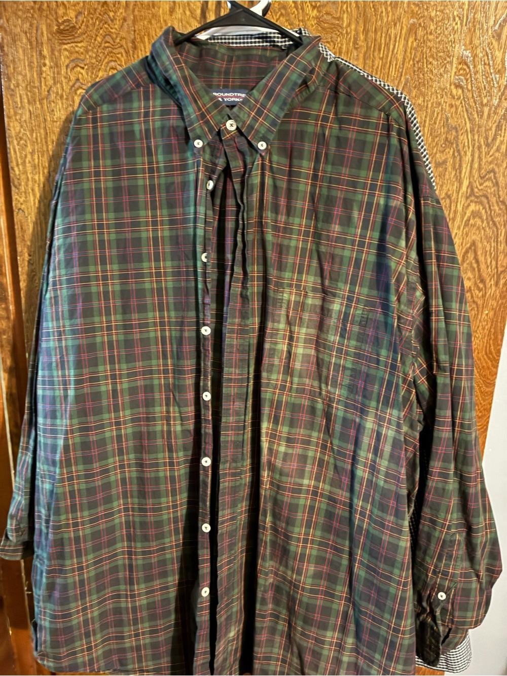 Roundtree & Yorke Dark Green Plaid Button-Down Shirt